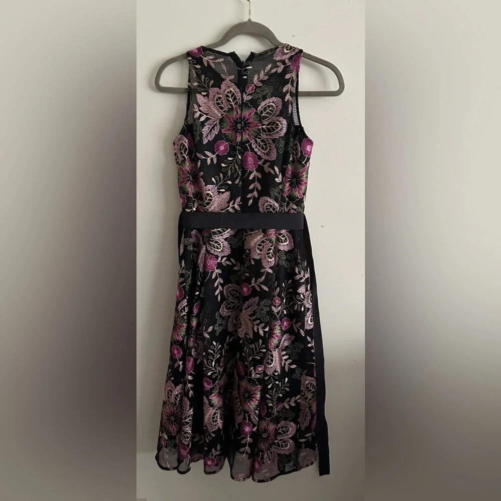 Tahari ARTHUR S.LEVINE boho Floral Embroidered Mesh Lace Tie Cocktail Dress SZ 2 - Picture 2 of 11